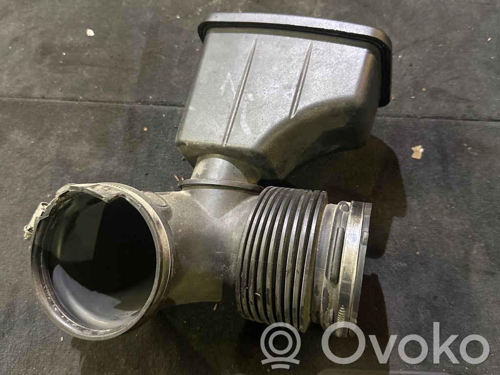 BMW 5 E60 E61 Air intake duct part 