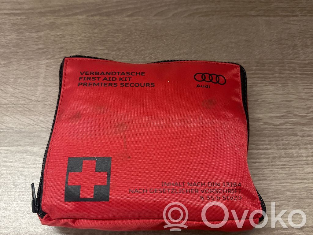 Audi A6 C7 First aid kit 