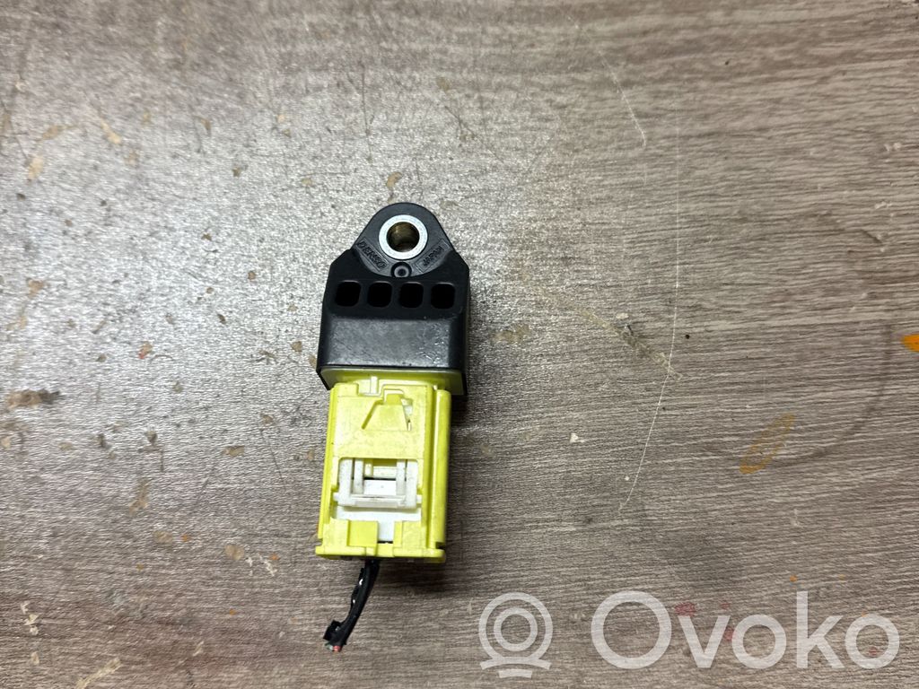 Lexus CT 200H Airbagsensor Crashsensor Drucksensor 