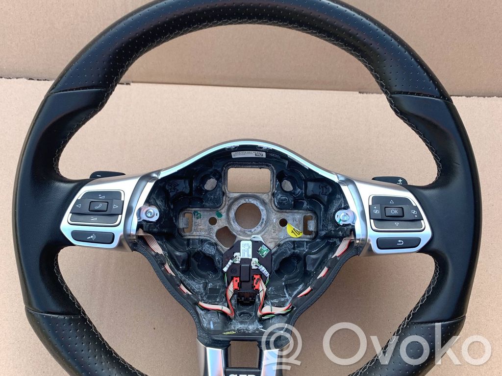 Volkswagen Golf VI Steering wheel 