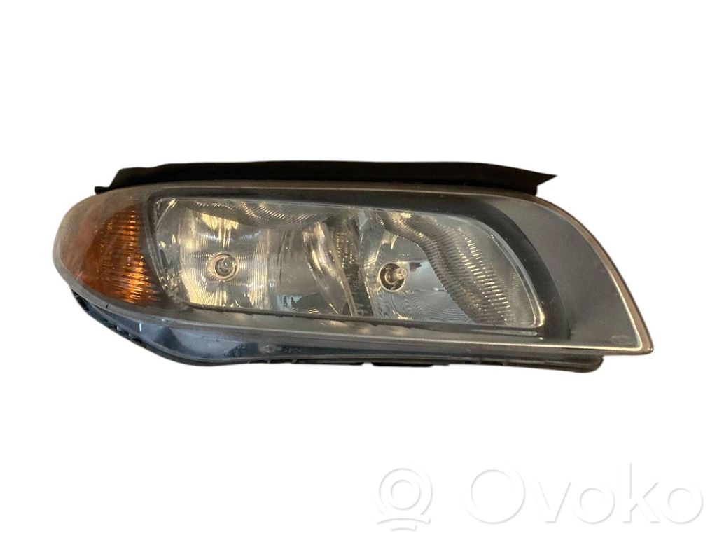 Volvo S80 Lampa przednia 