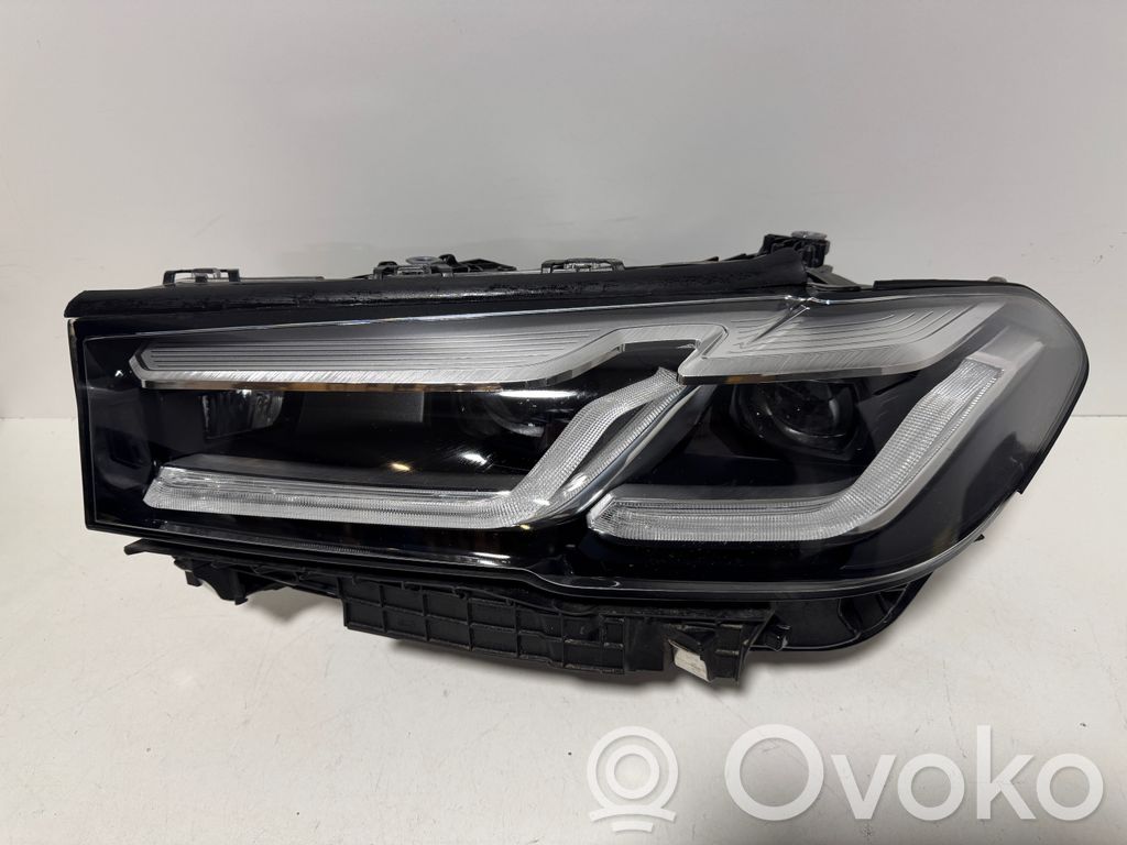 BMW 5 G30 G31 G38 Lampa przednia 