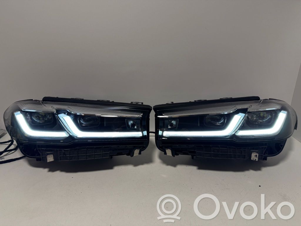 BMW M5 F90 Lampy przednie / Komplet 