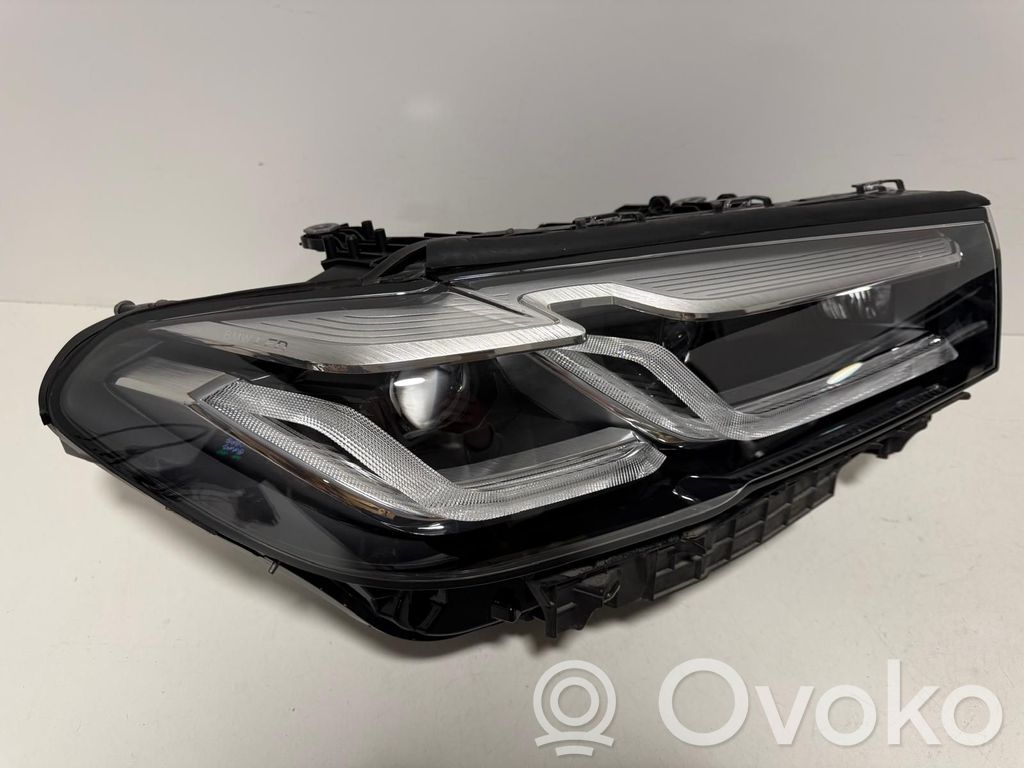 BMW 5 G30 G31 G38 Lampa przednia 