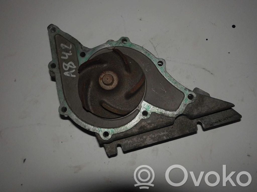 Audi A8 S8 D3 4E Vesipumppu 