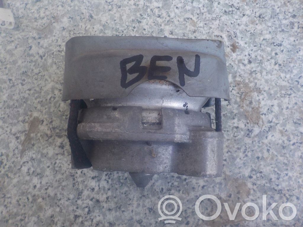 Engine mount bracket   92739