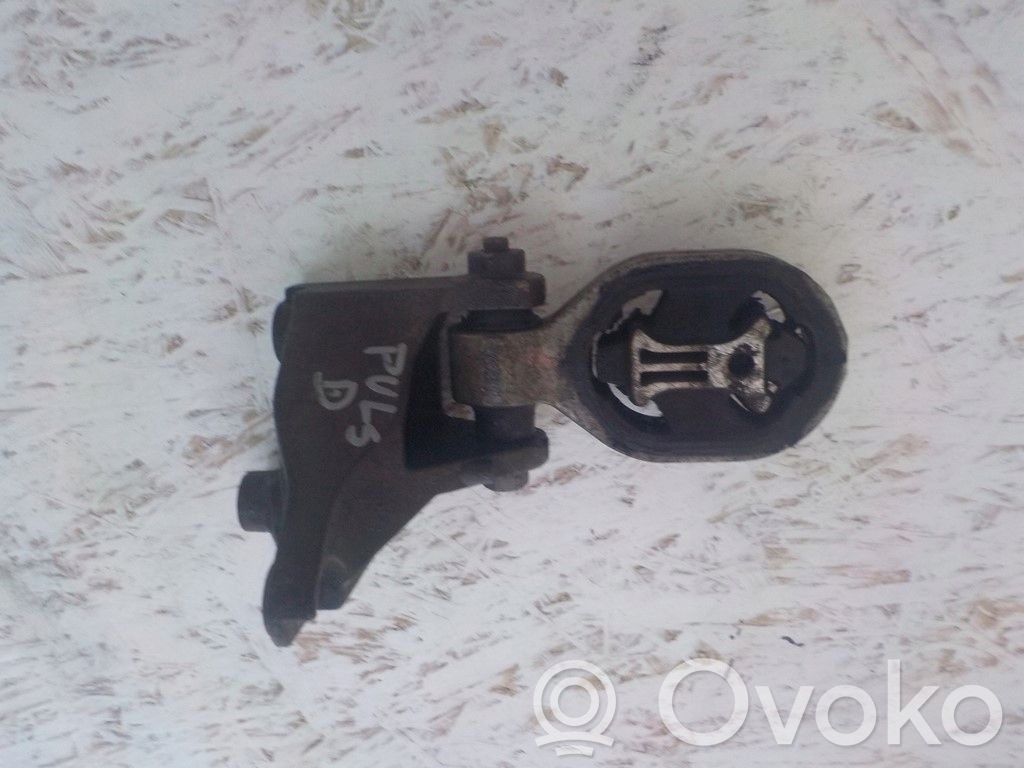 Nissan Pulsar Engine mount bracket 