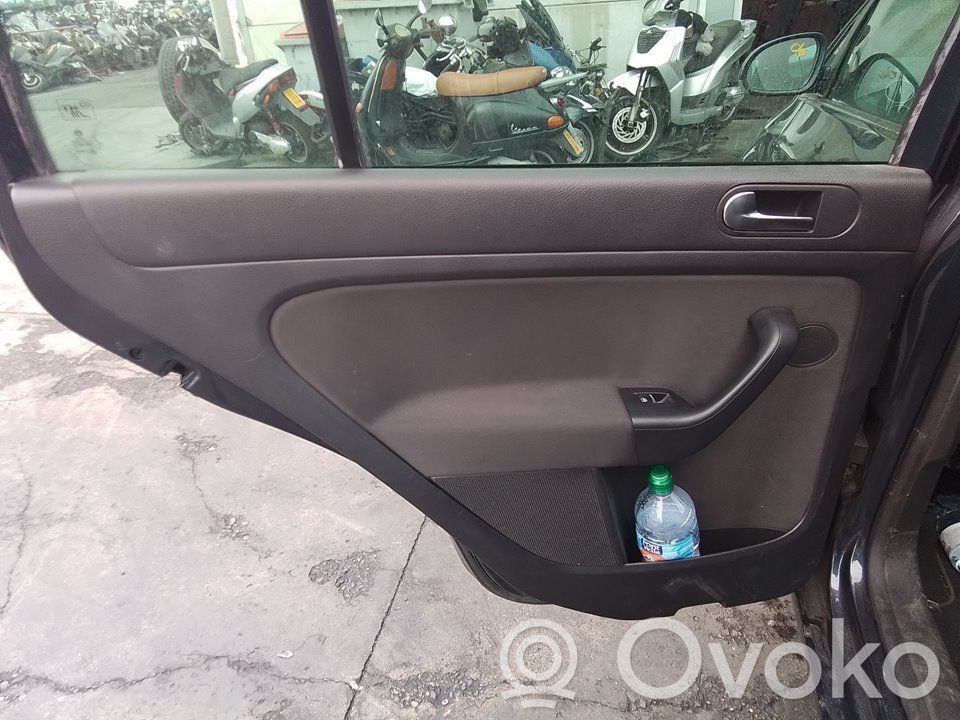 Volkswagen Golf Plus Opening tailgate glass 