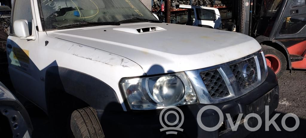 Nissan Patrol Y61 Capó/tapa del motor 