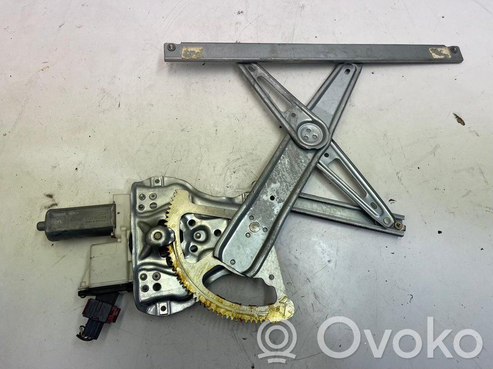 Toyota Corolla E110 Front door window glass four-door 