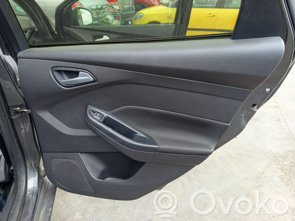 Ford Focus Opening tailgate glass 