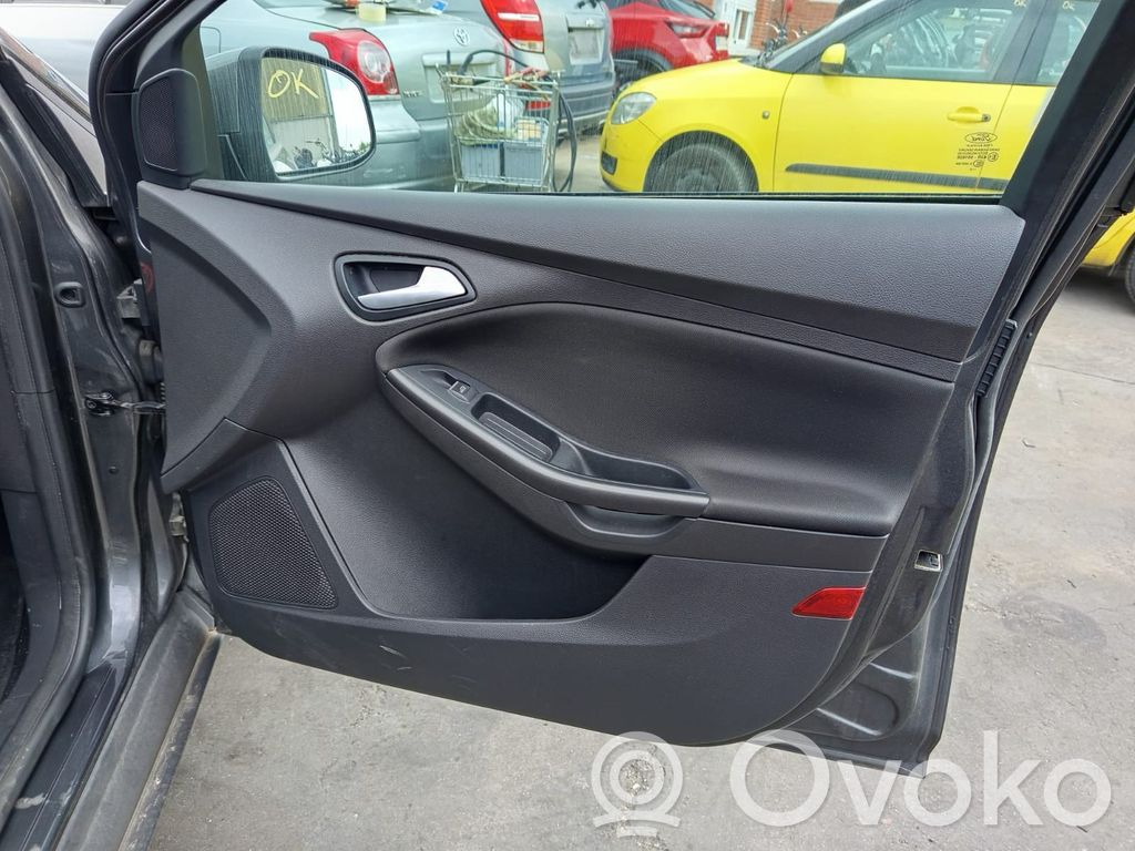 Ford Focus Front door window glass four-door 