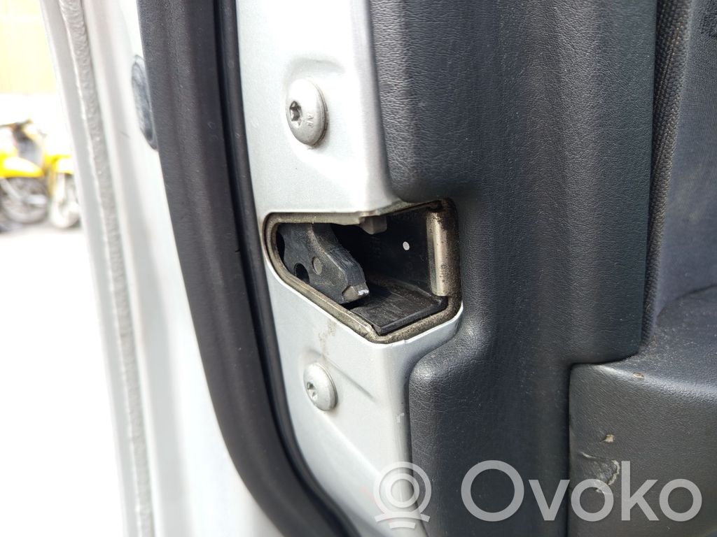 BMW 5 E39 Serratura portiera anteriore (vicino alla maniglia) 