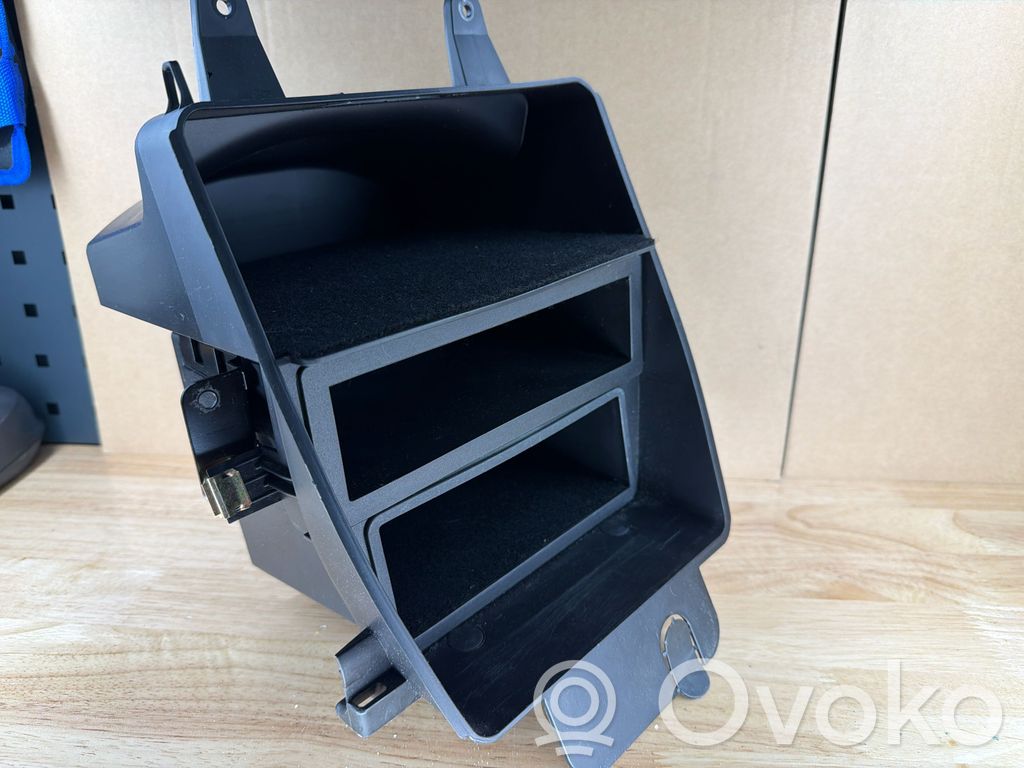 BMW Z4 E85 E86 Glove box central console 