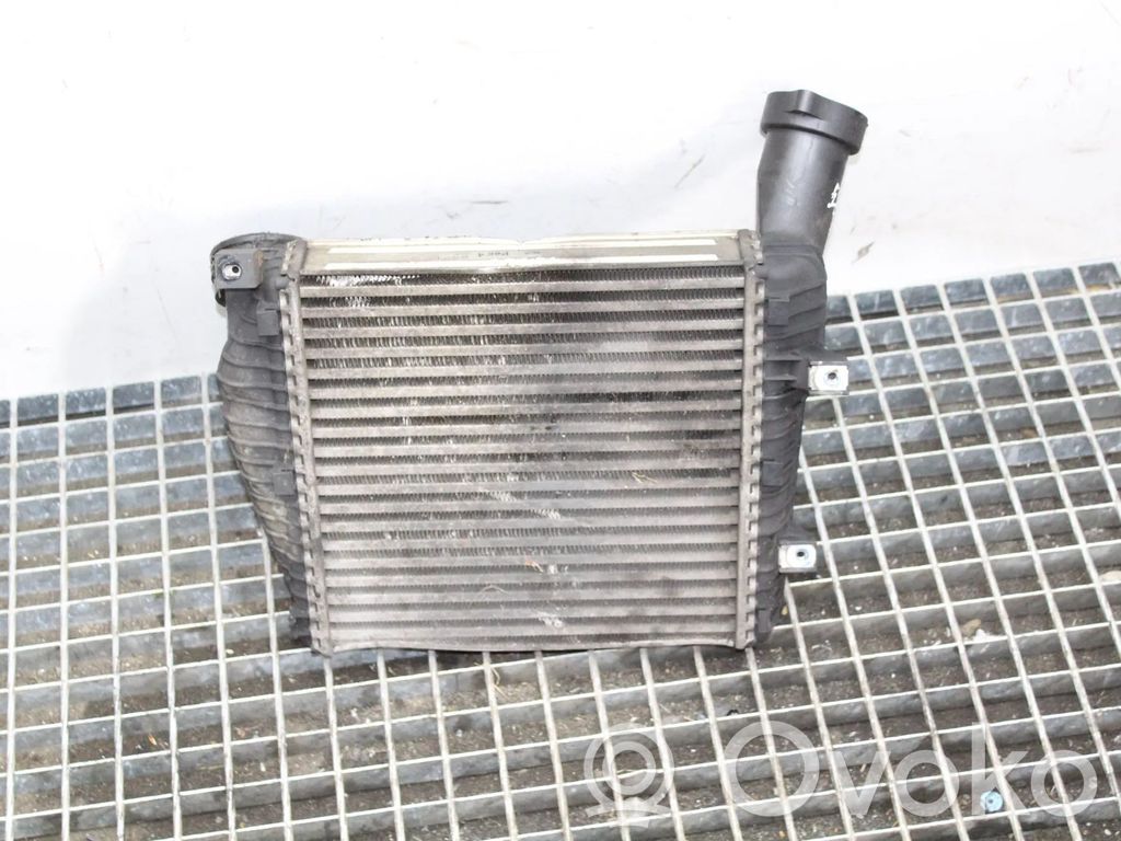 Audi Q7 4L Interkūlerio radiatorius 