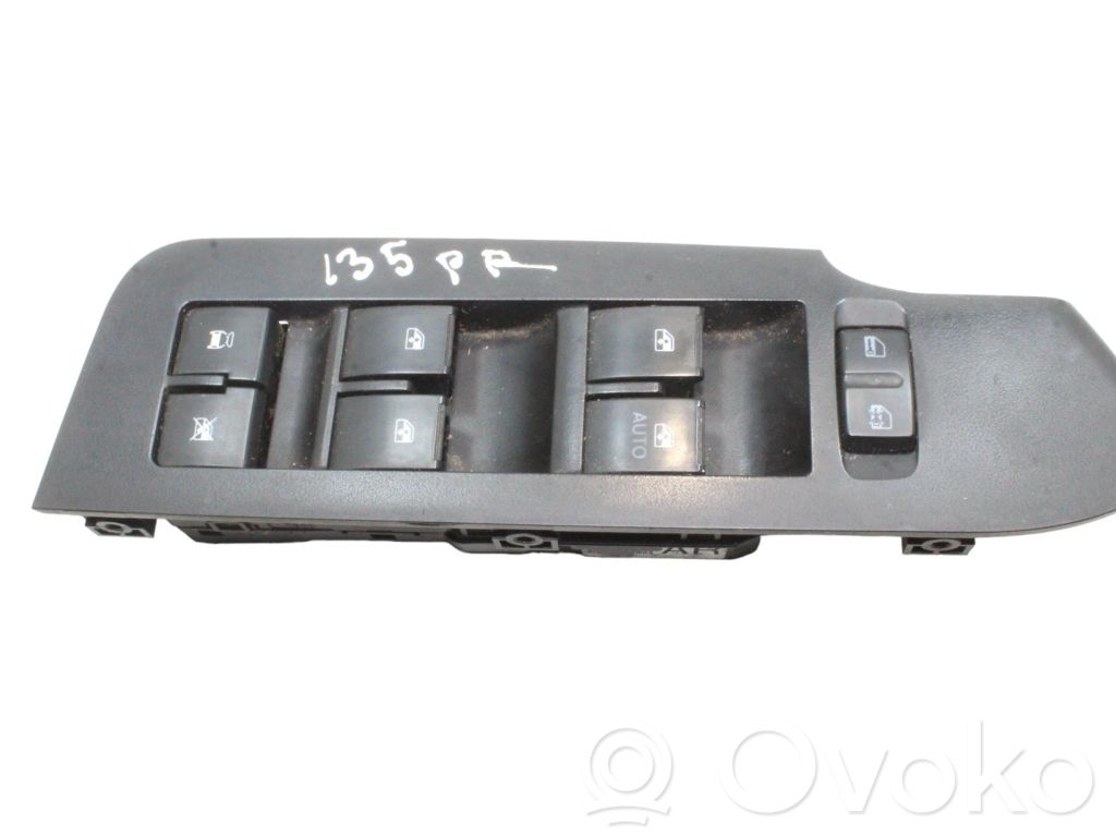 Chevrolet Captiva Electric window control switch 