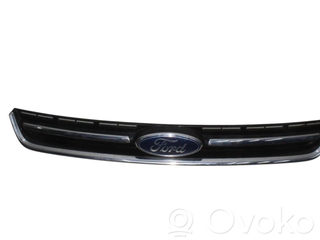 Ford Kuga II Front bumper upper radiator grill 
