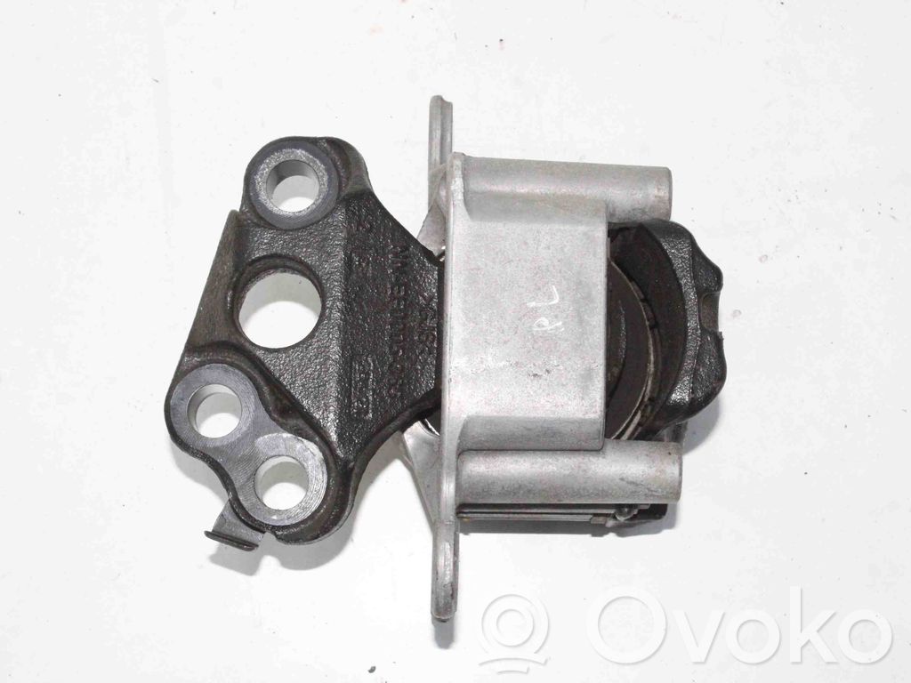 Land Rover Range Rover Evoque L551 Engine mount bracket 