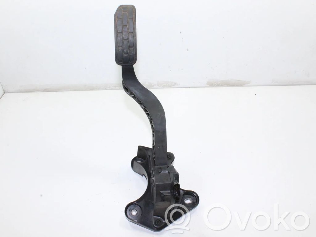 Accelerator throttle pedal   J9D39F836BC