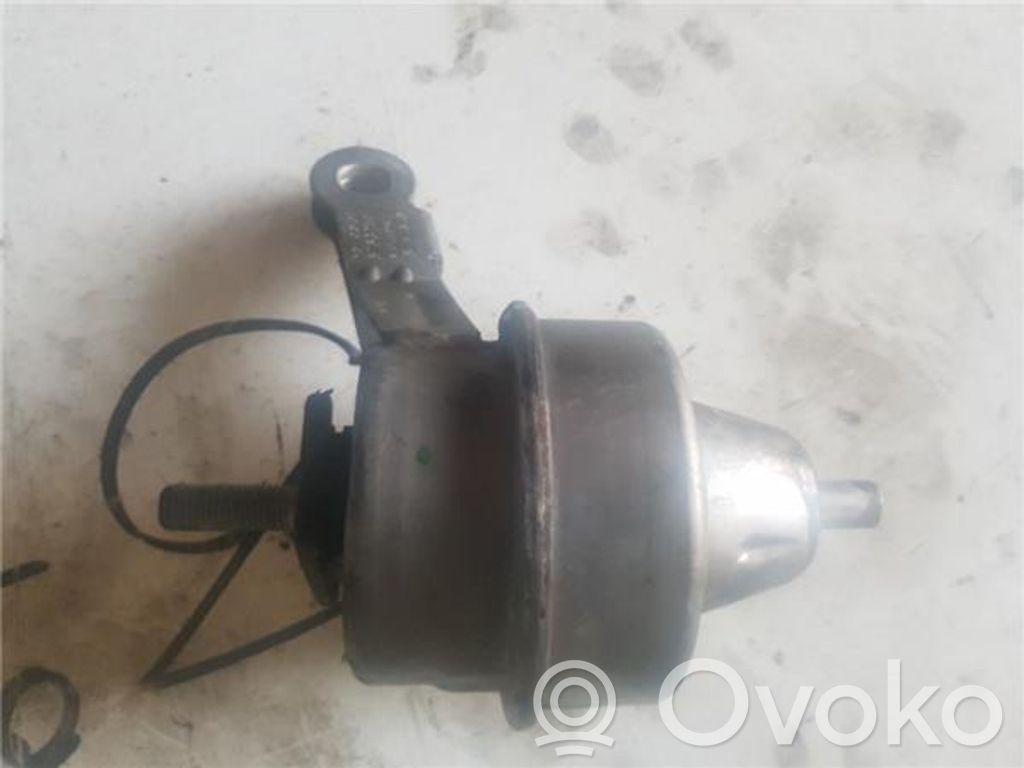 Engine mount bracket   6764640
