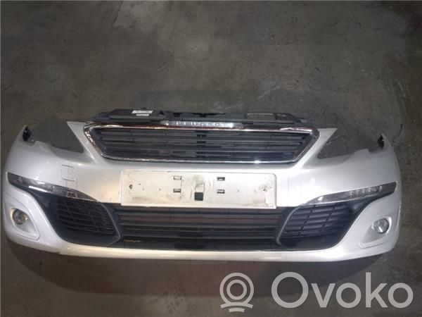 Peugeot 308 Front bumper 