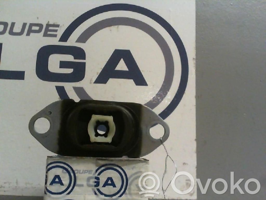 Renault Twingo III Engine mount bracket 
