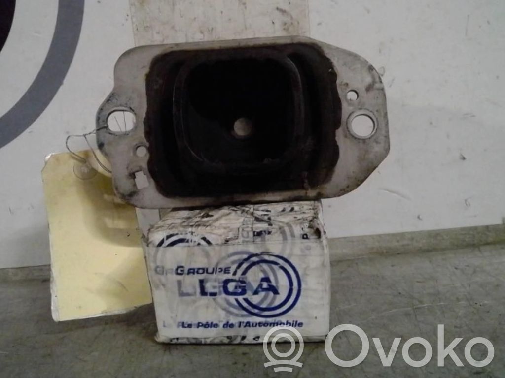 Engine mount bracket   8200292828