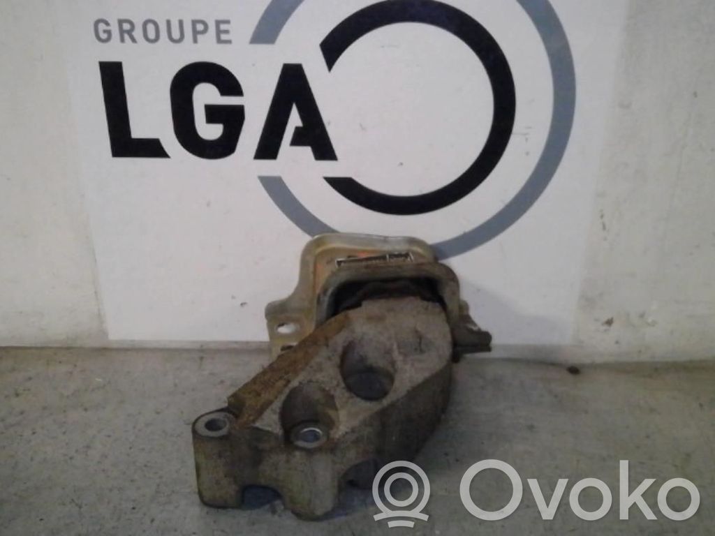 Engine mount bracket   1607759180