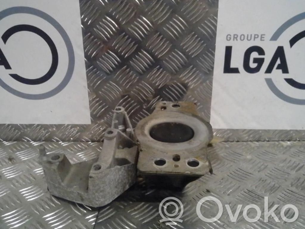 Renault Kangoo II Engine mount bracket 