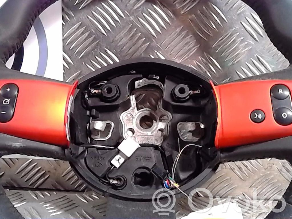 Renault Twingo III Ohjauspyörä 