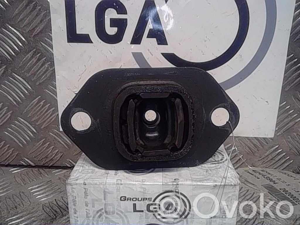Renault Clio V Engine mount bracket 