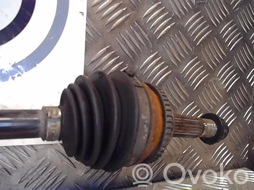 Toyota Yaris Półoś przednia 