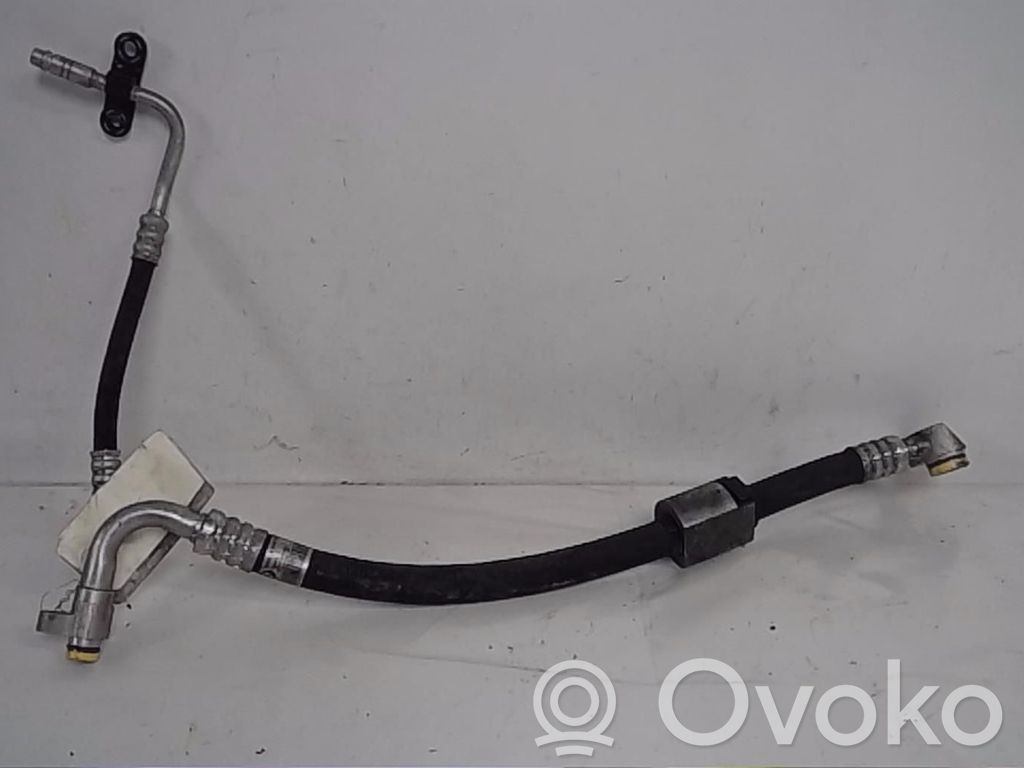BMW 3 E90 E91 Ilmastointilaitteen putki (A/C) 