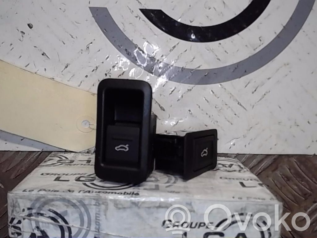 Audi Q3 F3 Palanca de liberación de la tapa del motor (capó) 