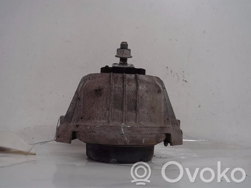 BMW 3 E90 E91 Engine mount bracket 