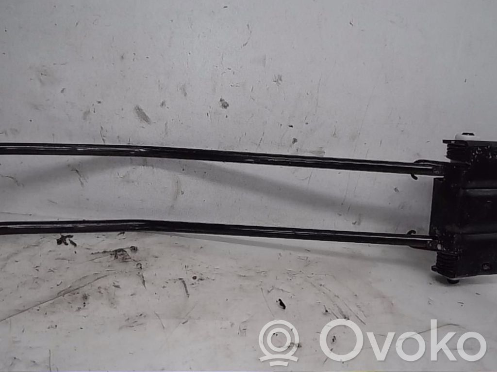 Citroen Berlingo Takaoven pidätin 