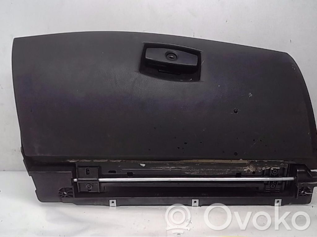 Glove box set   51167034080