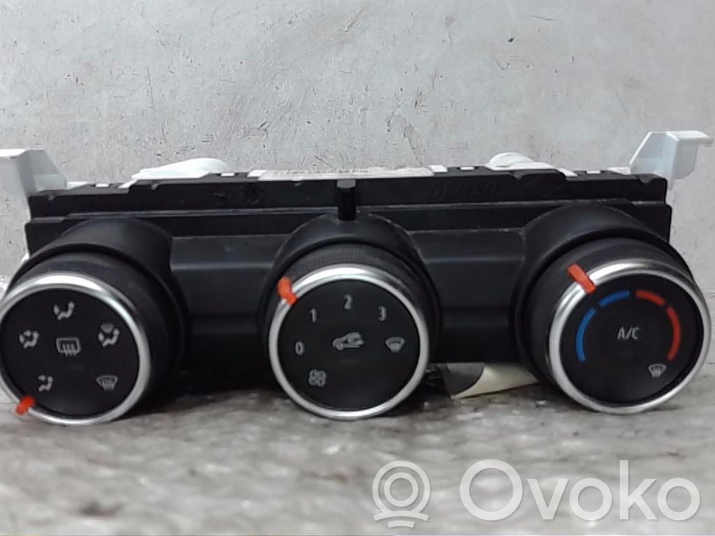 Renault Clio V Climate control unit 