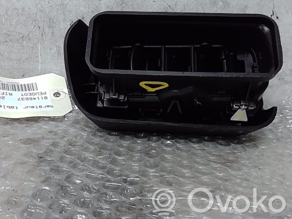 Peugeot Rifter Moldura protectora de la rejilla de ventilación lateral del panel 