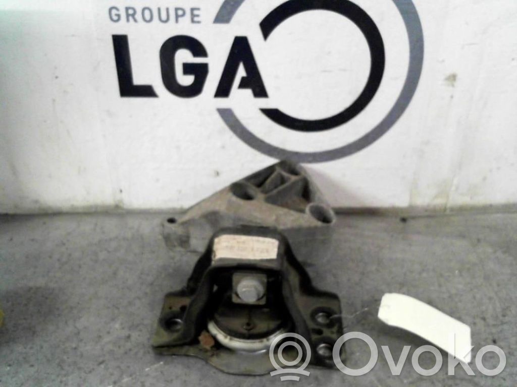 Renault Kangoo II Engine mount bracket 
