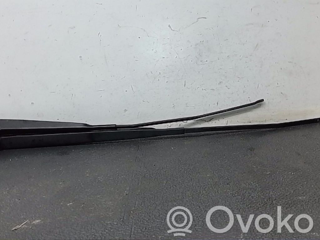 Citroen C-Elysée Front wiper blade arm 