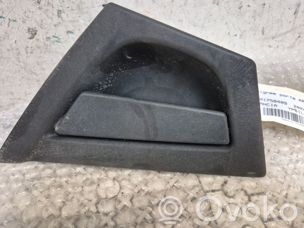 Lancia Ypsilon Manecilla externa puerta trasera 