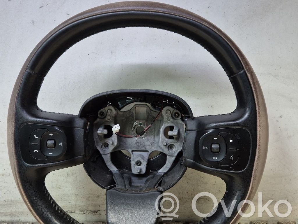 Fiat 500L Stūre 