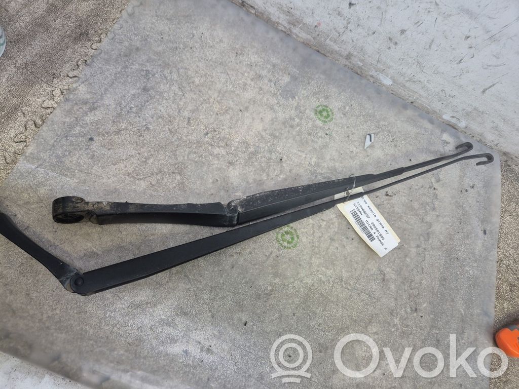 Nissan Micra Brazo del limpiaparabrisas delantero 