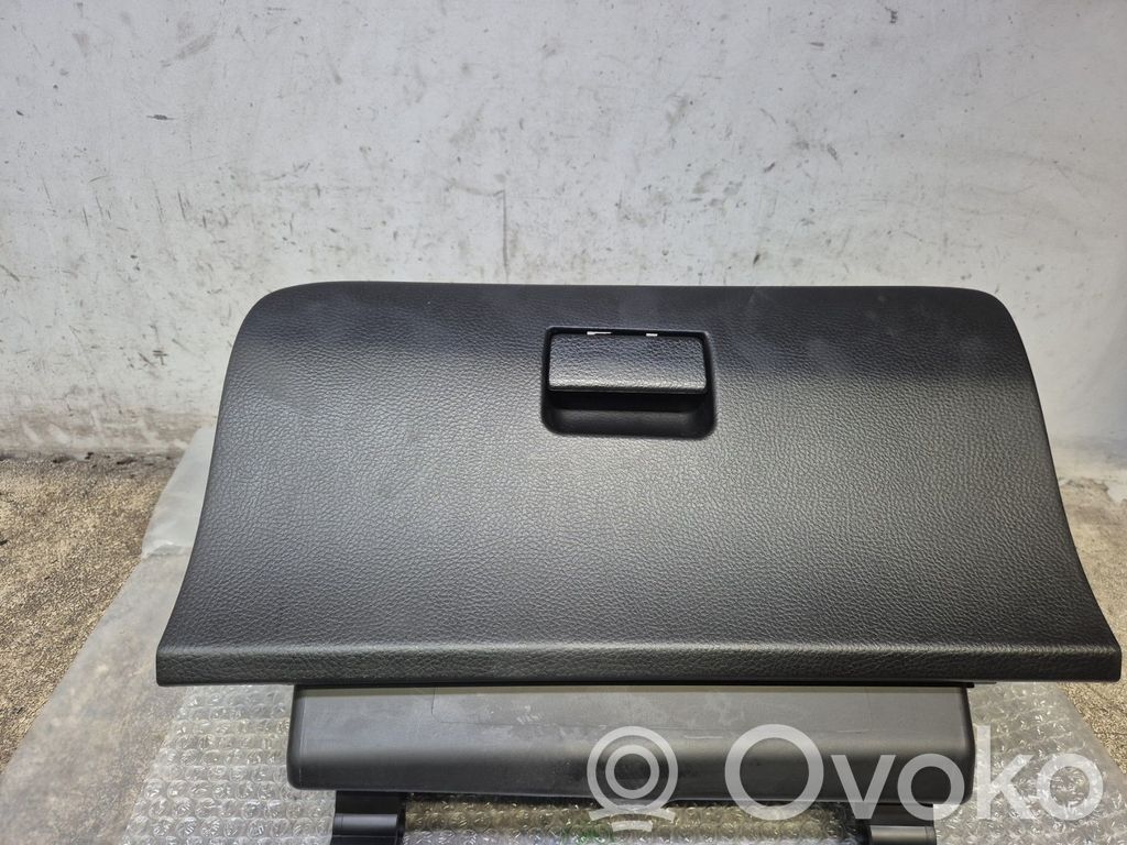 Suzuki SX4 Juego guantera