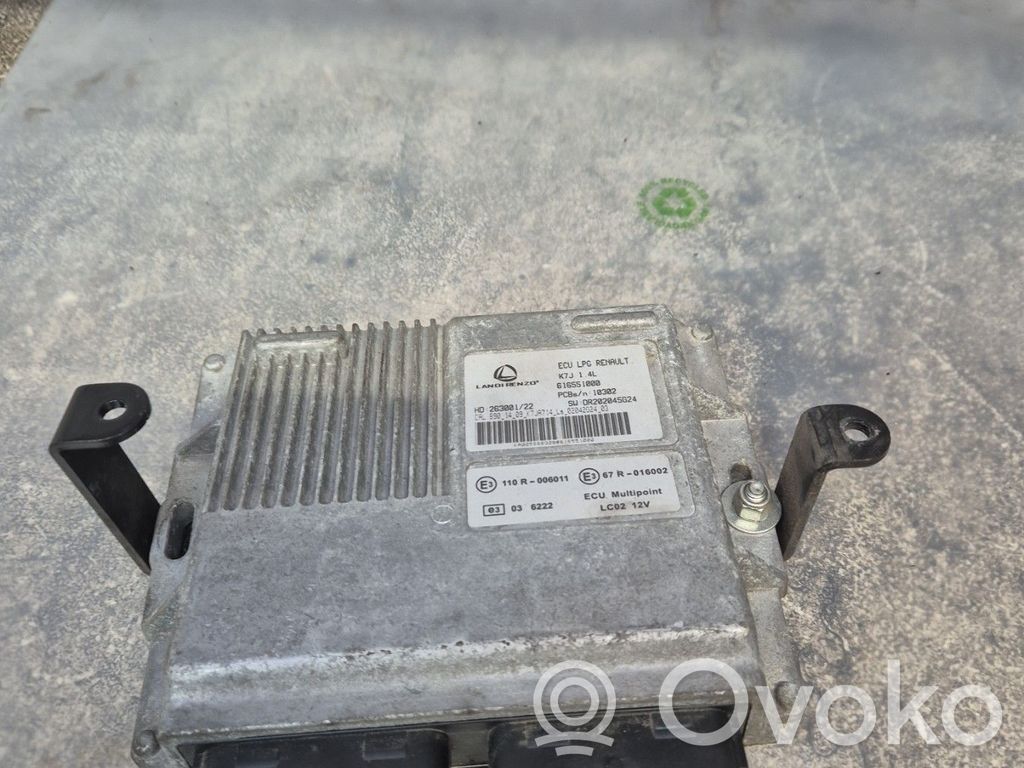 Dacia Sandero Engine control unit/module 