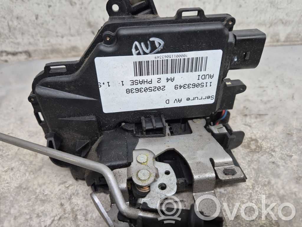 Audi A4 S4 B6 8E 8H Încuietoare ușă față