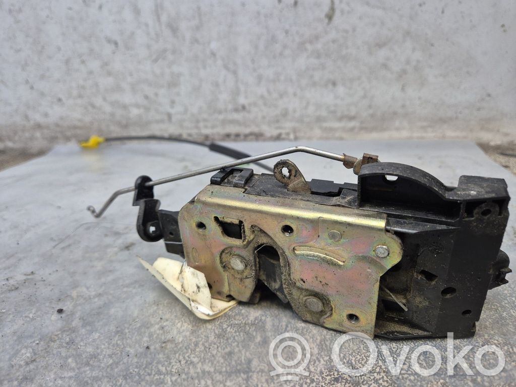 Ford Focus Priekšpusē slēdzene 