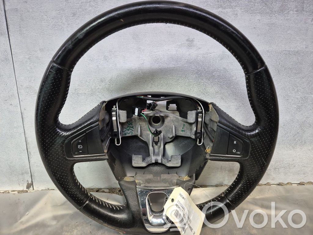Renault Megane III Ohjauspyörä 