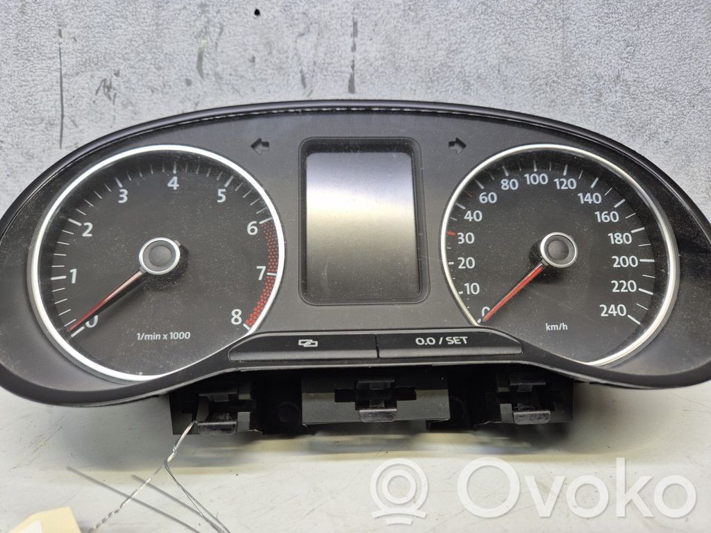 Volkswagen Polo V 6R Tachimetro (quadro strumenti) 